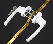 Doras Cruach Plaisteacha Trí Láimhseáil